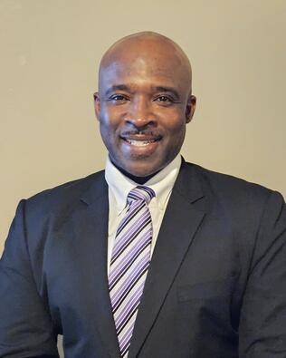 Headshot of Larry Gordon