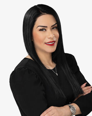 Headshot of Julieta Estrada