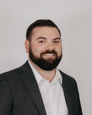 Headshot of Alex Anderson