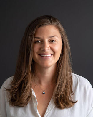 Headshot of Nikki Gladding