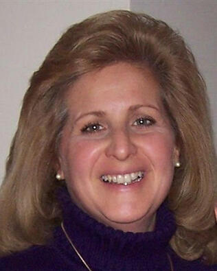 Headshot of Stephanie Snyder