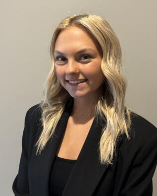 Headshot of Ashlee Tompkins