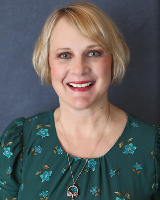Headshot of Amy Benton
