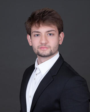 Headshot of Antoni Zlatanovski