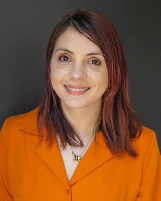 Headshot of Reni Silva