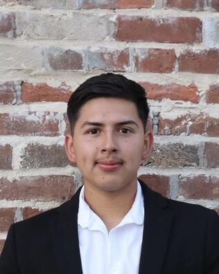 Headshot of Homero Aparicio