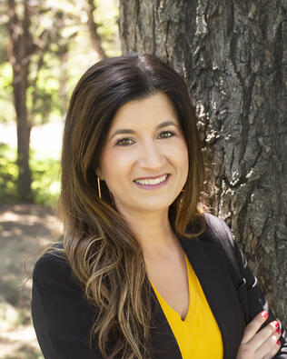 Headshot of Angie O'Brien