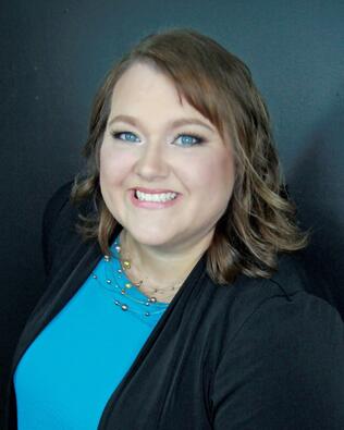 Headshot of Stephanie Casper