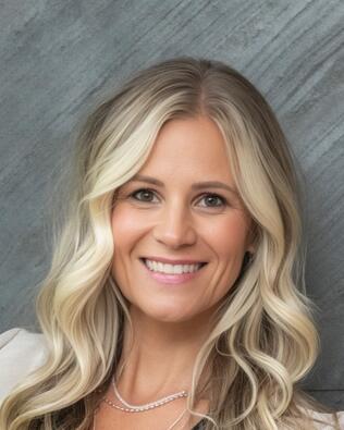 Headshot of Elizabeth Stapf