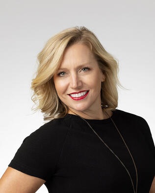Headshot of Andrea Martin