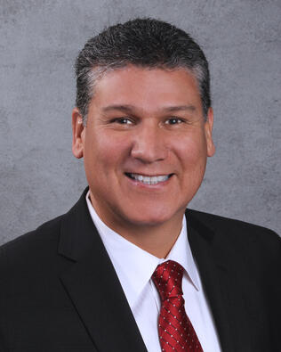 Headshot of Henry Hinojoza
