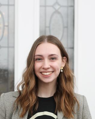 Headshot of Chloe Stedman