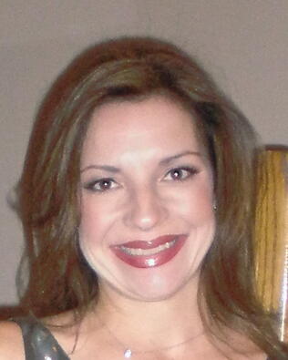 Headshot of Marisa Betts