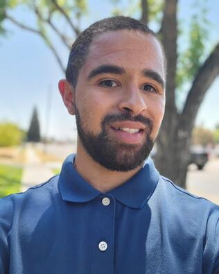 Headshot of Alejandro Perales
