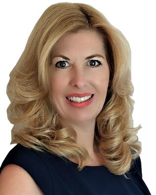 Headshot of Lisa Goldie