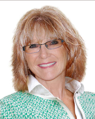 Headshot of Christine Dossman