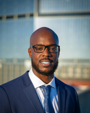 Headshot of Worrell Thomas