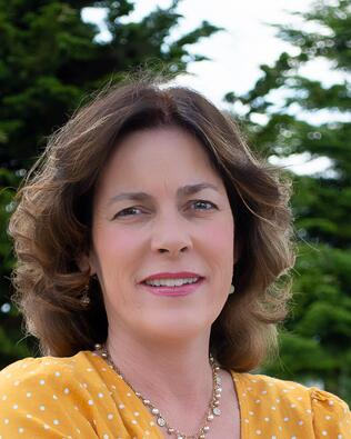 Headshot of Denise Miller