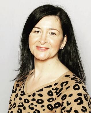 Headshot of Tania Benavides