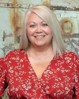 Headshot of Carisa Bennett