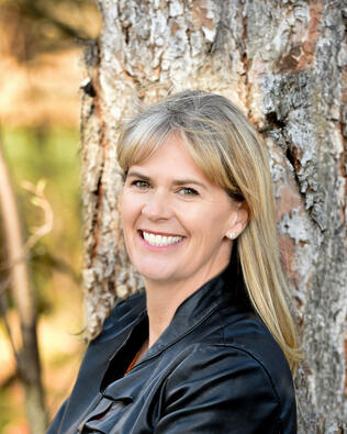 Headshot of Jeannette Pickens