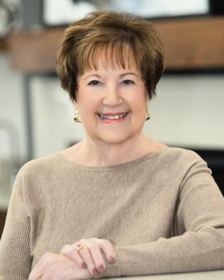 Headshot of Arlene Volk