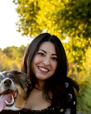 Headshot of Aperle Alvarez