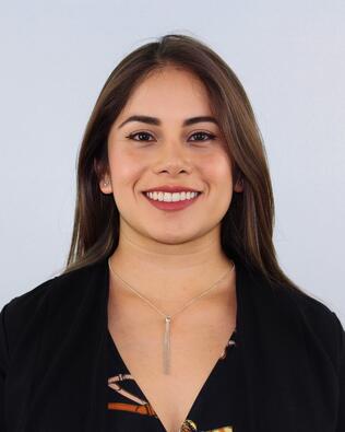 Headshot of Gabriela Bustos