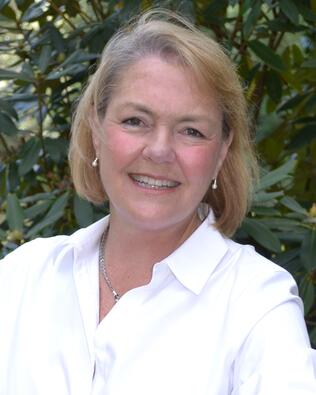 Headshot of Nancy McKinley