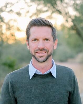 Headshot of David Hoefer