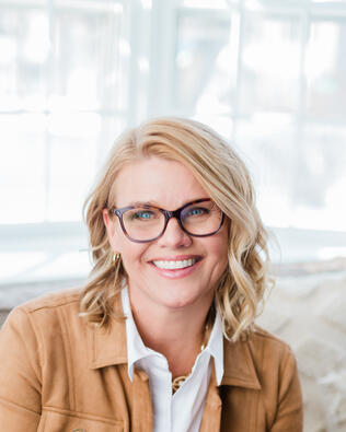 Headshot of Kathy Metcalf