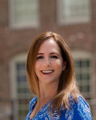 Headshot of Tammy Andrews
