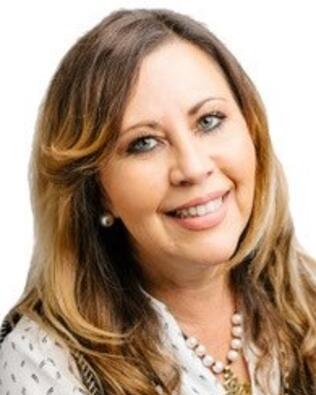 Headshot of Dora Caruso