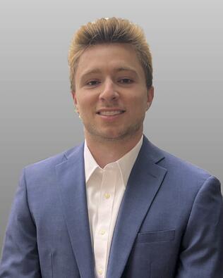 Headshot of Zachary Schoellig