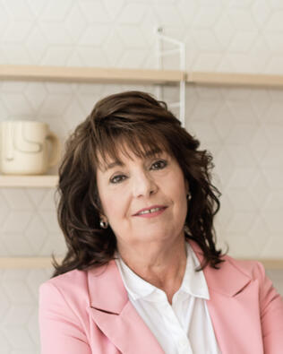 Headshot of Karen Fortuna