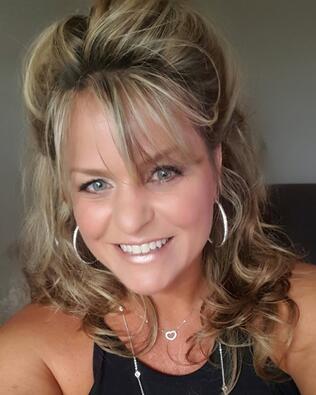 Headshot of Lori Mayes