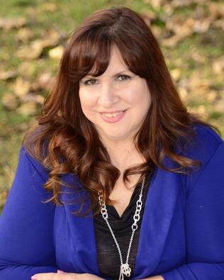 Headshot of Andrea Mauk
