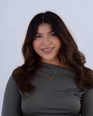 Headshot of Andrea Reynoso