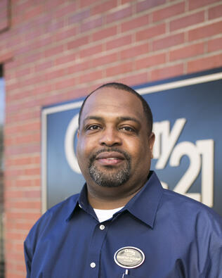 Headshot of Brontez O'Guinn