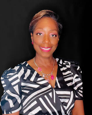 Headshot of Lena Hunter