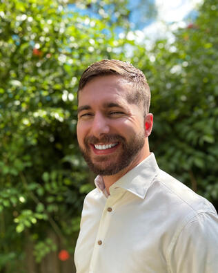 Headshot of Gabe Kirt