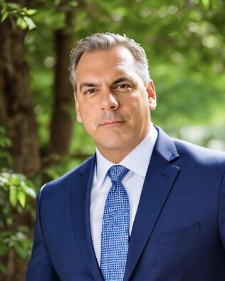 Headshot of Derek Doernbach
