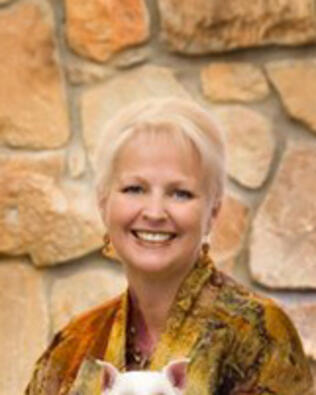 Headshot of Carolyn Peak