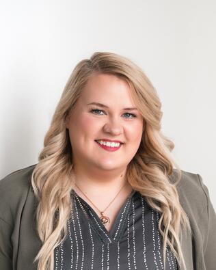 Headshot of Elena Gartner