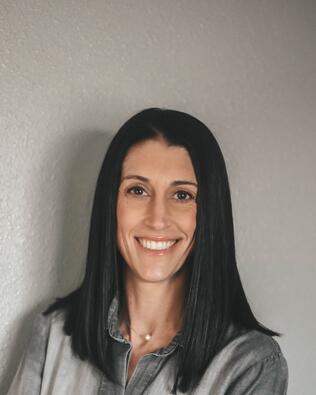 Headshot of Gina Hartt