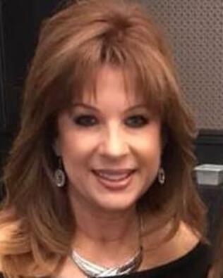 Headshot of Lina Robertson