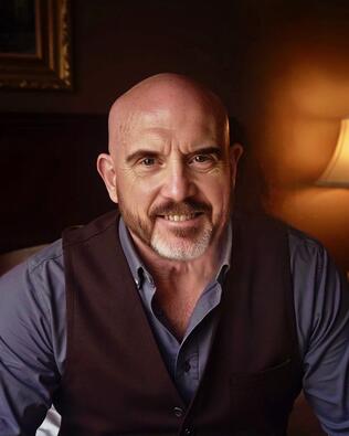 Headshot of Mark Trent