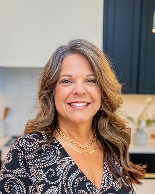 Headshot of Kristi Lockwood