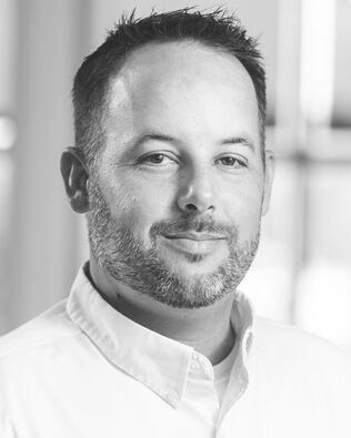 Headshot of Jason Carlson