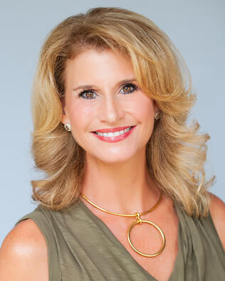 Headshot of Jona Garrett
